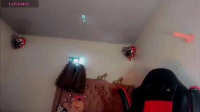 Image 4 of oriana_braom Stream on Chaturbate on 2 months ago