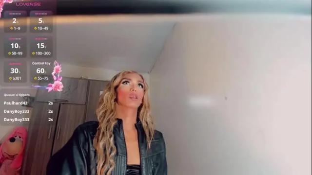 Image 10 of oriana_braom Stream on Chaturbate on 1 month ago