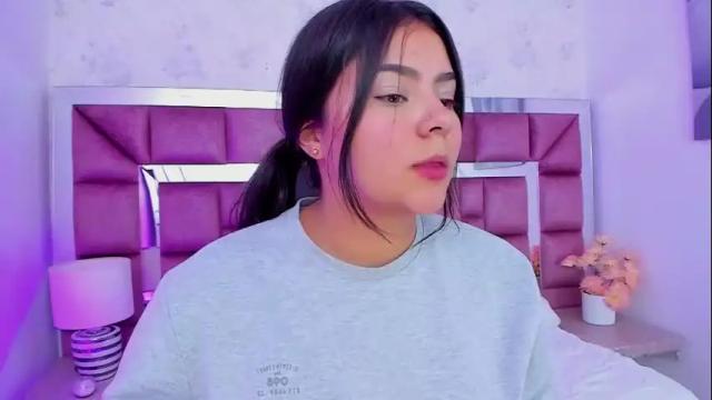 Image 12 of oriana_guzman Stream on Chaturbate on 1 month ago