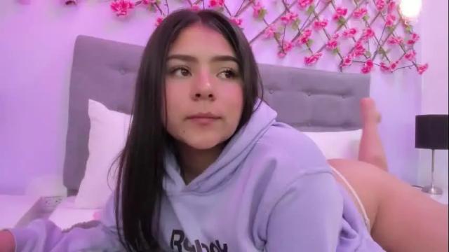 Image 10 of oriana_guzman Stream on Chaturbate on 1 month ago