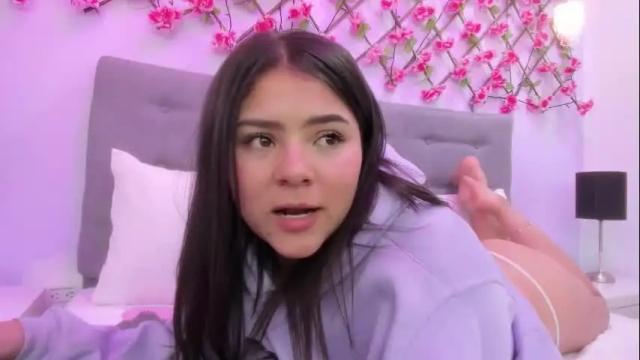 Image 7 of oriana_guzman Stream on Chaturbate on 1 month ago
