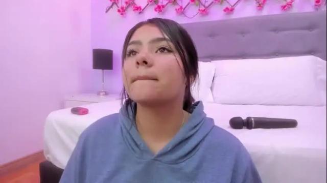Image 8 of oriana_guzman Stream on Chaturbate on 1 month ago