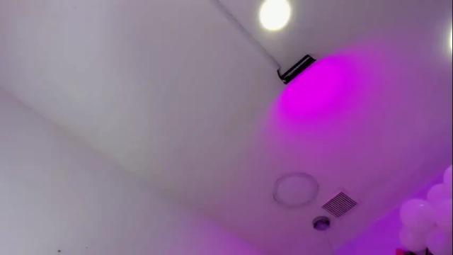 Image 11 of oriana_guzman Stream on Chaturbate on 1 month ago