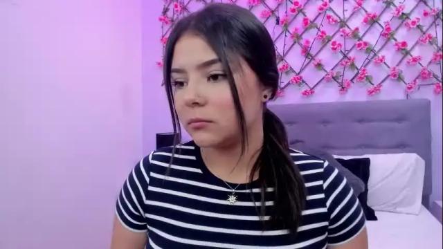Image 2 of oriana_guzman Stream on Chaturbate on 1 month ago