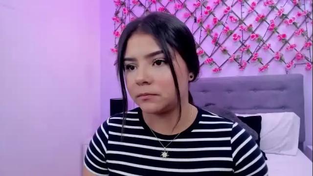 Image 4 of oriana_guzman Stream on Chaturbate on 1 month ago
