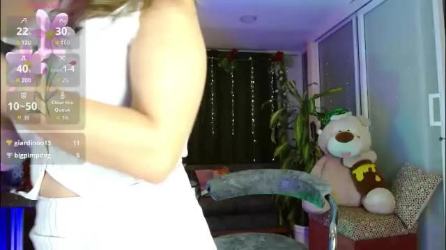 Image 4 of oriana_thomson2 Stream on Chaturbate on 2 months ago