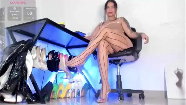 Image 8 of orianaflores Stream on Chaturbate on 13 days ago