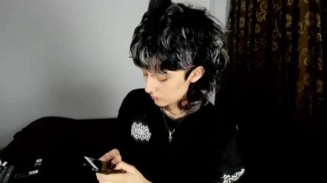 Image 3 of ottoyan_ Stream on Chaturbate on 1 month ago
