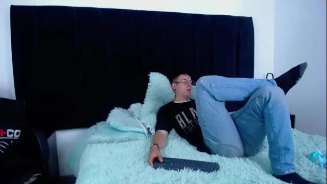 Image 3 of owen_scarlet Stream on Chaturbate on 1 month ago