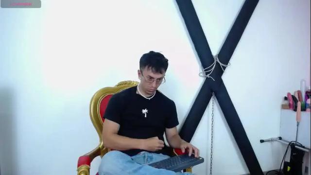 Image 2 of owen_scarlet Stream on Chaturbate on 26 days ago