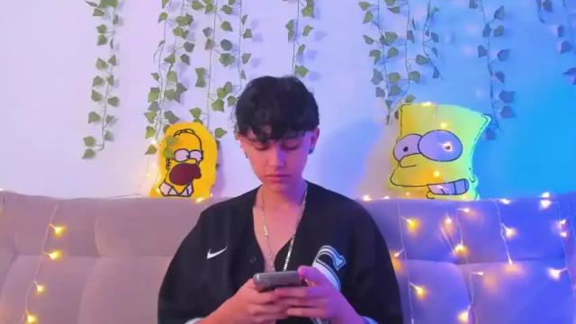 Image 3 of owenfoxx1 Stream on Chaturbate on 18 months ago