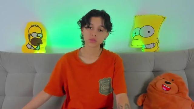 Image 2 of owenfoxx1 Stream on Chaturbate on 14 months ago