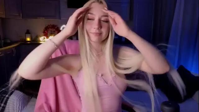 Image 2 of owlluree Stream on Chaturbate on 8 months ago