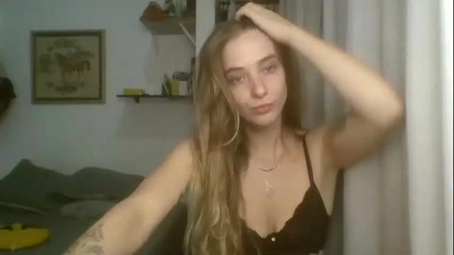 Image 3 of oxeniki14 Stream on Chaturbate on 11 days ago