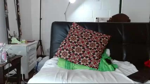 Image 10 of oxxy_jean Stream on Chaturbate on 14 months ago