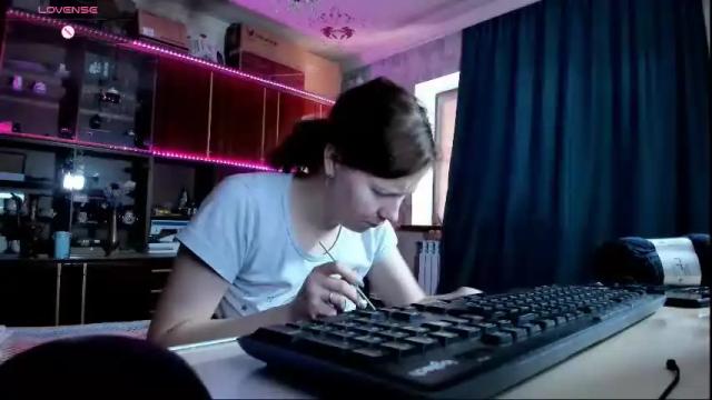 Image 12 of pa1e_pr1ncess Stream on Chaturbate on 1 month ago