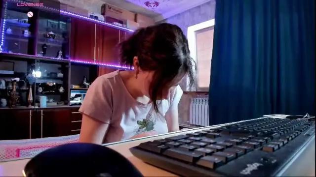 Image 4 of pa1e_pr1ncess Stream on Chaturbate on 1 month ago