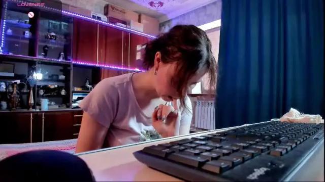 Image 7 of pa1e_pr1ncess Stream on Chaturbate on 1 month ago