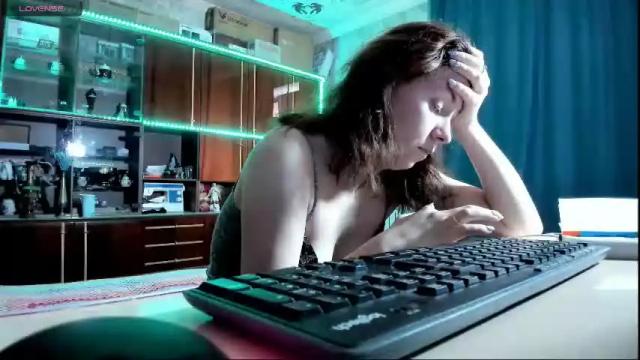 Image 11 of pa1e_pr1ncess Stream on Chaturbate on 1 month ago