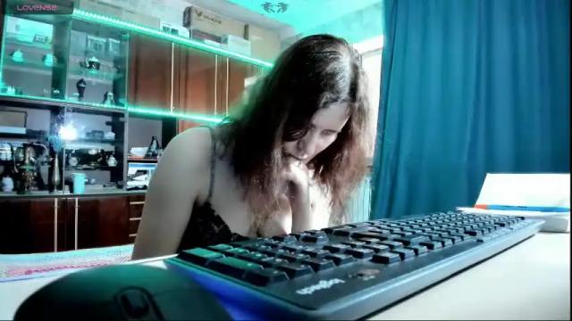 Image 6 of pa1e_pr1ncess Stream on Chaturbate on 1 month ago