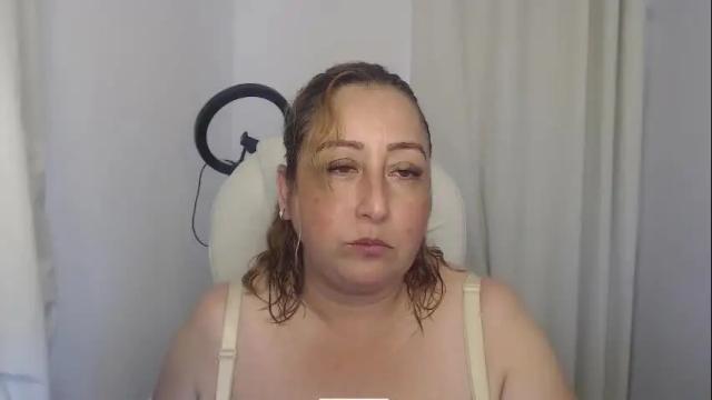 Image 12 of paiper_halliwey_ Stream on Chaturbate on 1 month ago