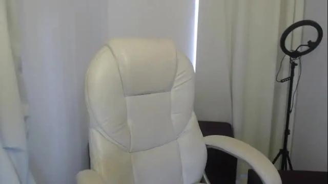 Image 2 of paiper_halliwey_ Stream on Chaturbate on 1 month ago