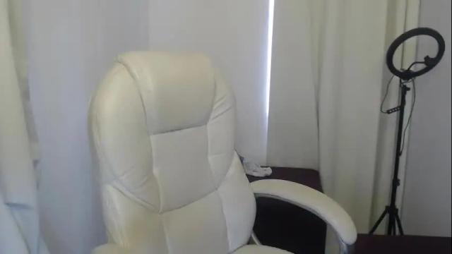 Image 3 of paiper_halliwey_ Stream on Chaturbate on 1 month ago