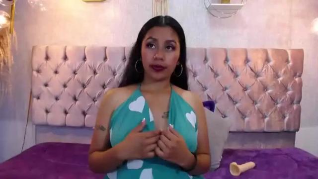 Image 3 of pamela_foxx20 Stream on Chaturbate on 18 months ago