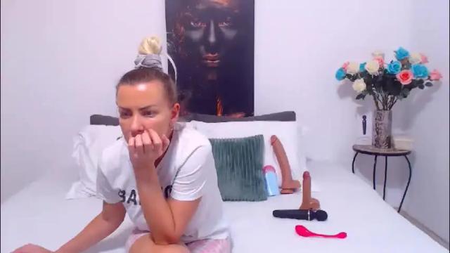 Image 2 of pamela_issy Stream on Chaturbate on 4 months ago