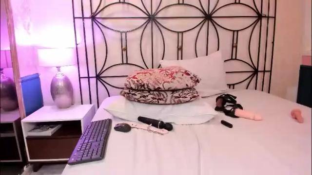 Image 12 of pamela_johnsonn Stream on Chaturbate on 2 months ago