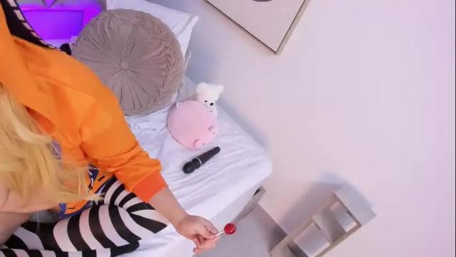 Image 4 of pamelajons_ Stream on Chaturbate on 9 days ago