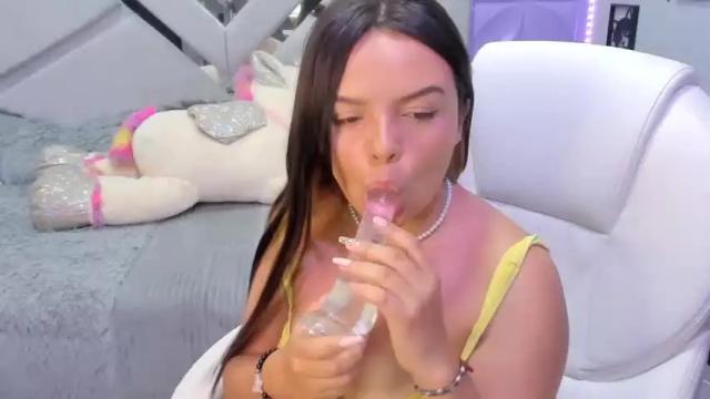 Image 7 of pamellaa_ Stream on Chaturbate on 19 months ago