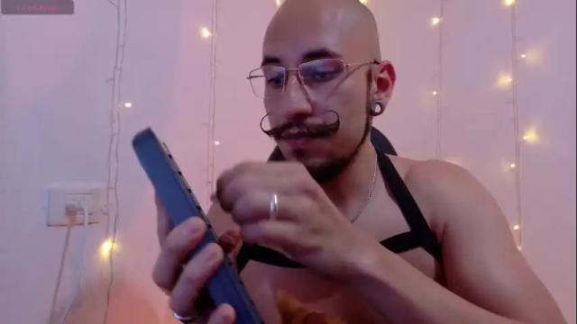 Image 2 of pandorabeker Stream on Chaturbate on 1 month ago