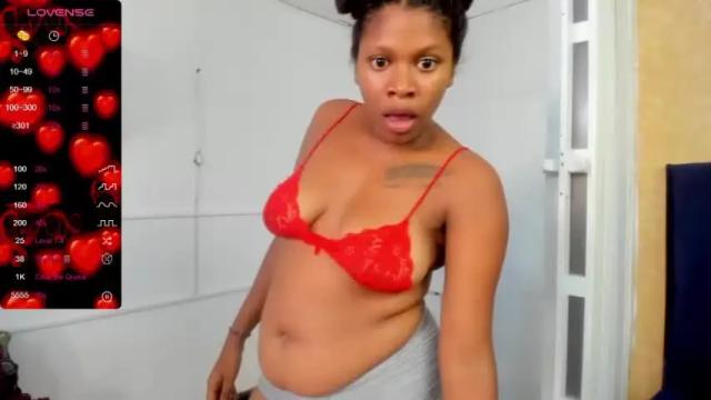 Image 3 of paola_18_ Stream on Chaturbate on 20 months ago