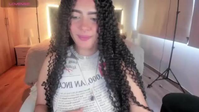 Image 3 of paola_dash Stream on Chaturbate on 15 months ago