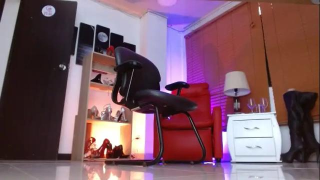 Image 12 of paola_xxt Stream on Chaturbate on 1 month ago