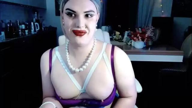 Image 3 of paoladoll Stream on Chaturbate on 12 days ago