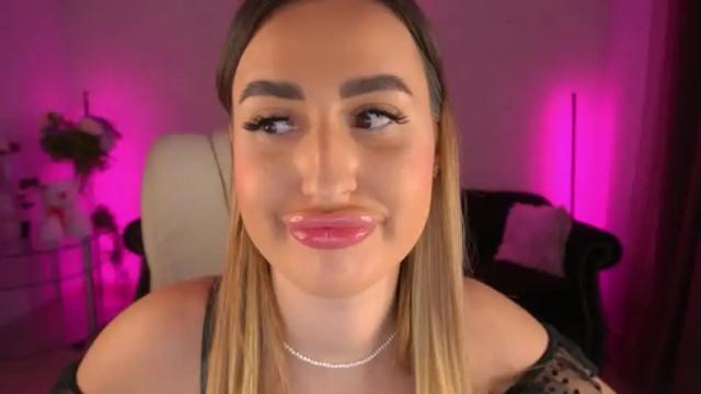 Image 7 of paolamola Stream on Chaturbate on 12 months ago