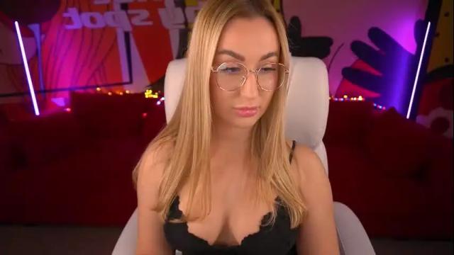 Image 4 of paolamola Stream on Chaturbate on 23 days ago