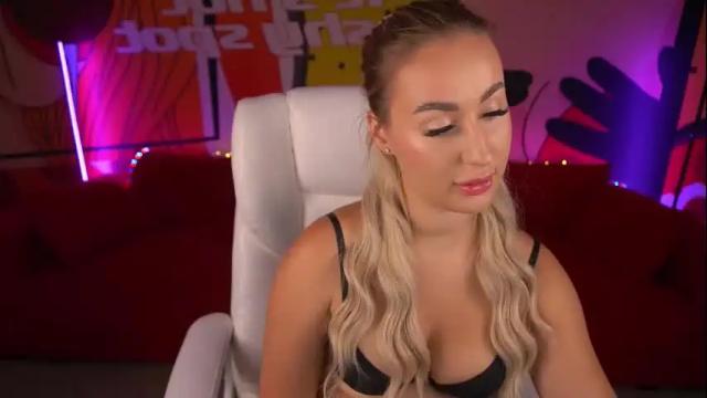 Image 7 of paolamola Stream on Chaturbate on 3 days ago