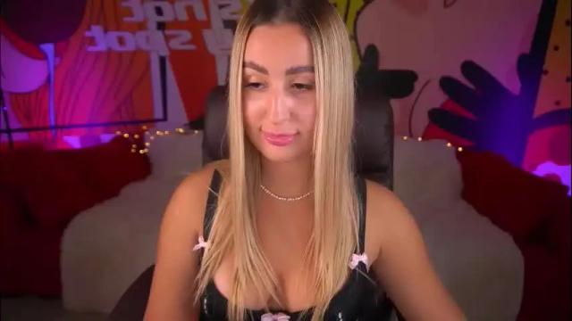 Image 3 of paolamola Stream on Chaturbate on 2 days ago