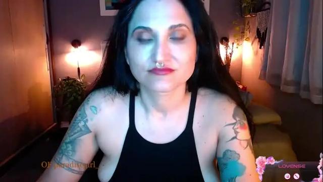 Image 3 of paradisegirl_ Stream on Chaturbate on 1 month ago