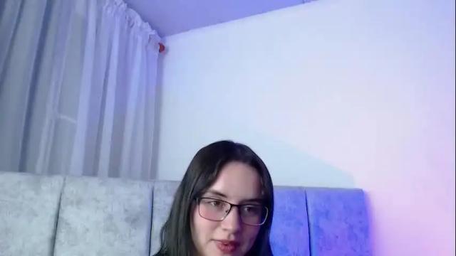 Image 12 of paris_bby_ Stream on Chaturbate on 27 days ago