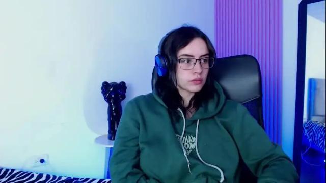 Image 3 of paris_bby_ Stream on Chaturbate on 16 days ago