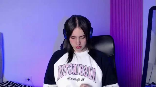 Image 10 of paris_bby_ Stream on Chaturbate on 6 days ago