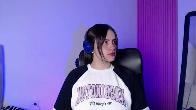 Image 11 of paris_bby_ Stream on Chaturbate on 6 days ago