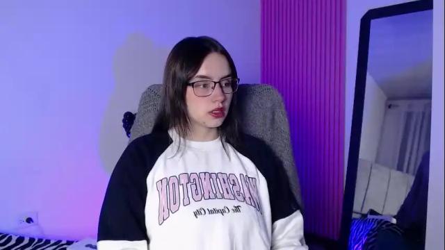 Image 3 of paris_bby_ Stream on Chaturbate on 6 days ago