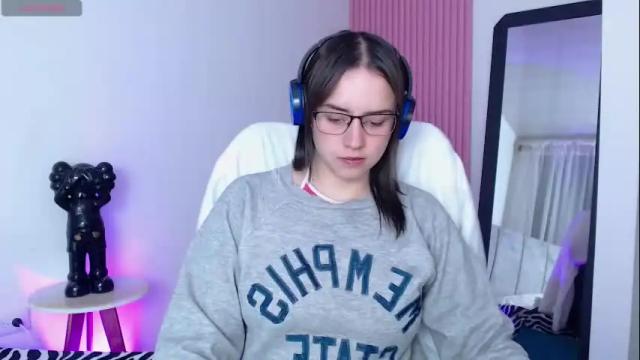 Image 11 of paris_bby_ Stream on Chaturbate on 5 days ago
