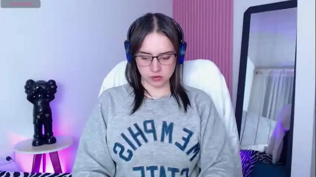 Image 8 of paris_bby_ Stream on Chaturbate on 5 days ago
