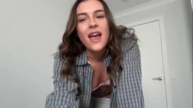 Image 7 of parisbabyxox Stream on Chaturbate on 12 days ago